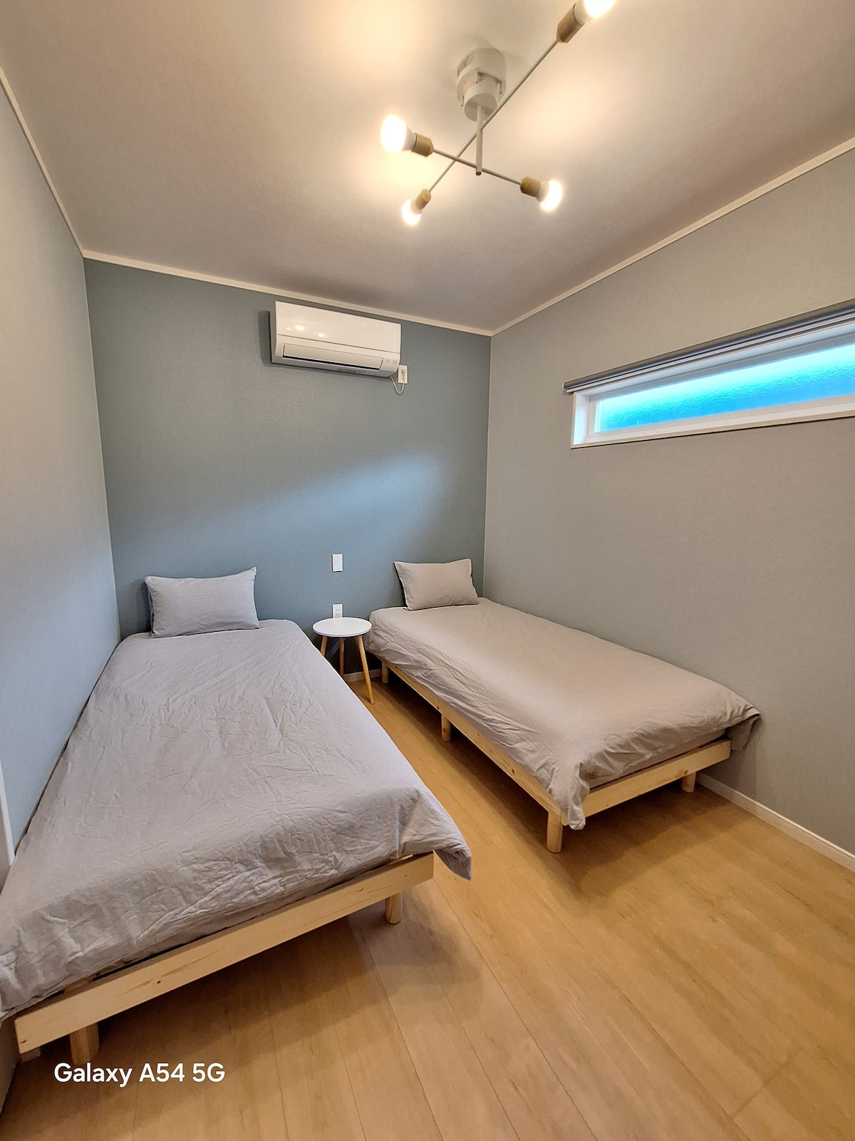 8inn interior